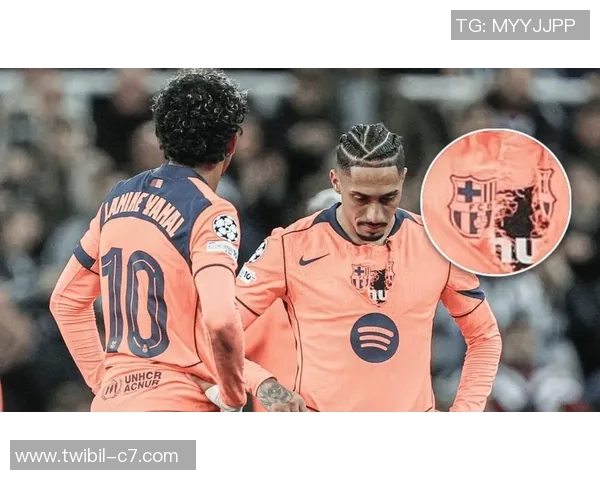 拉菲尼亚安慰弗里克？世体：弗里克仅仅不满裁判判罚